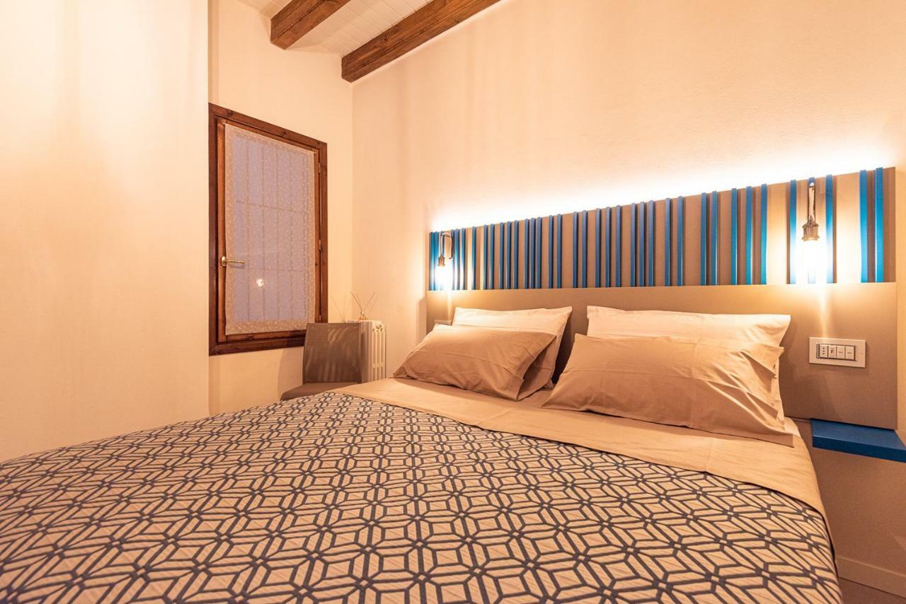 Dreamy Apartment Tre Corone Old Town เดเซนซาโนเดลการ์ดา ภายนอก รูปภาพ