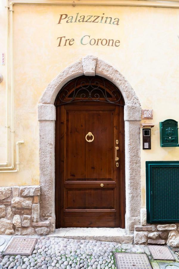 Dreamy Apartment Tre Corone Old Town เดเซนซาโนเดลการ์ดา ภายนอก รูปภาพ